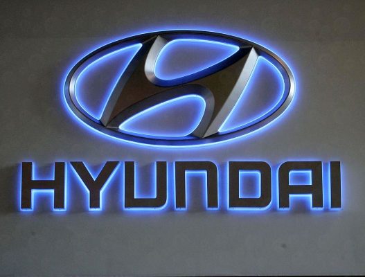 Hyundai значок машины