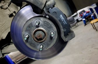 Как поменять тормозные колодки на Hyundai Solaris